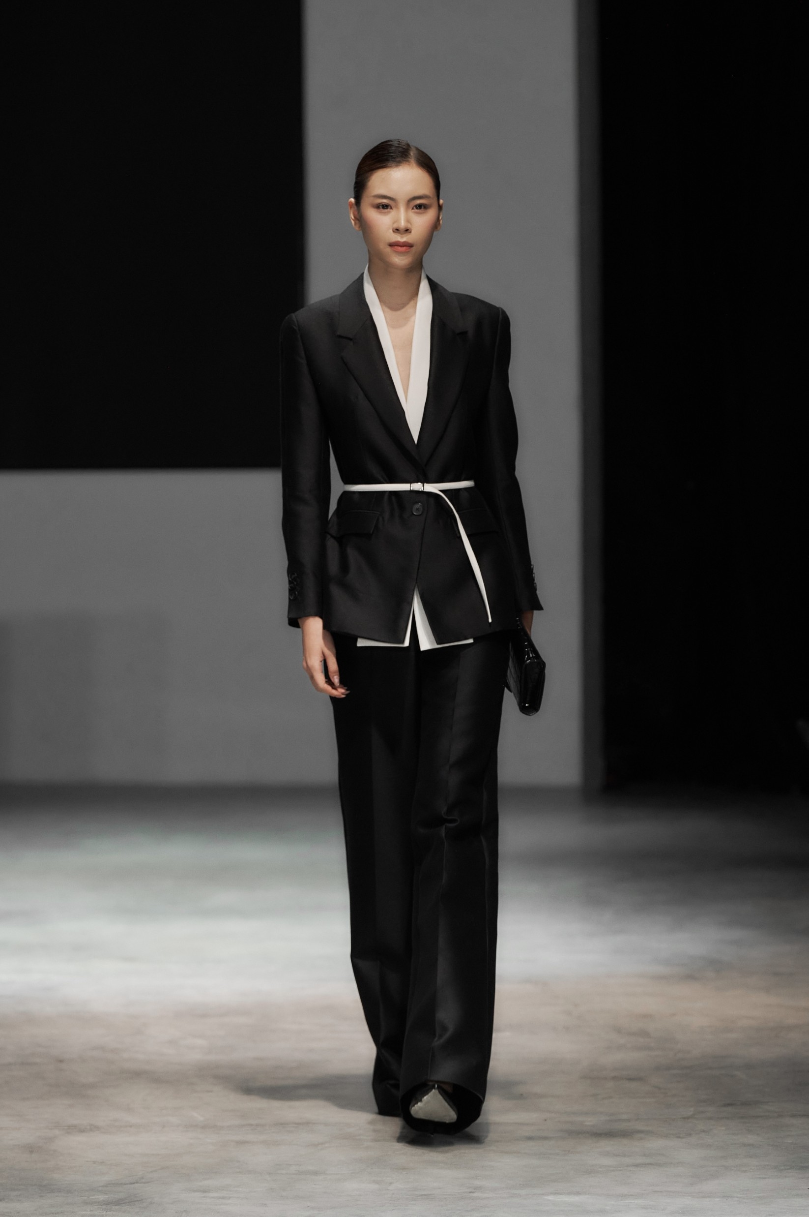 FASHION SHOW I WHITE ANT WINTER HOLIDAY’25 COLLECTION gallery 17
