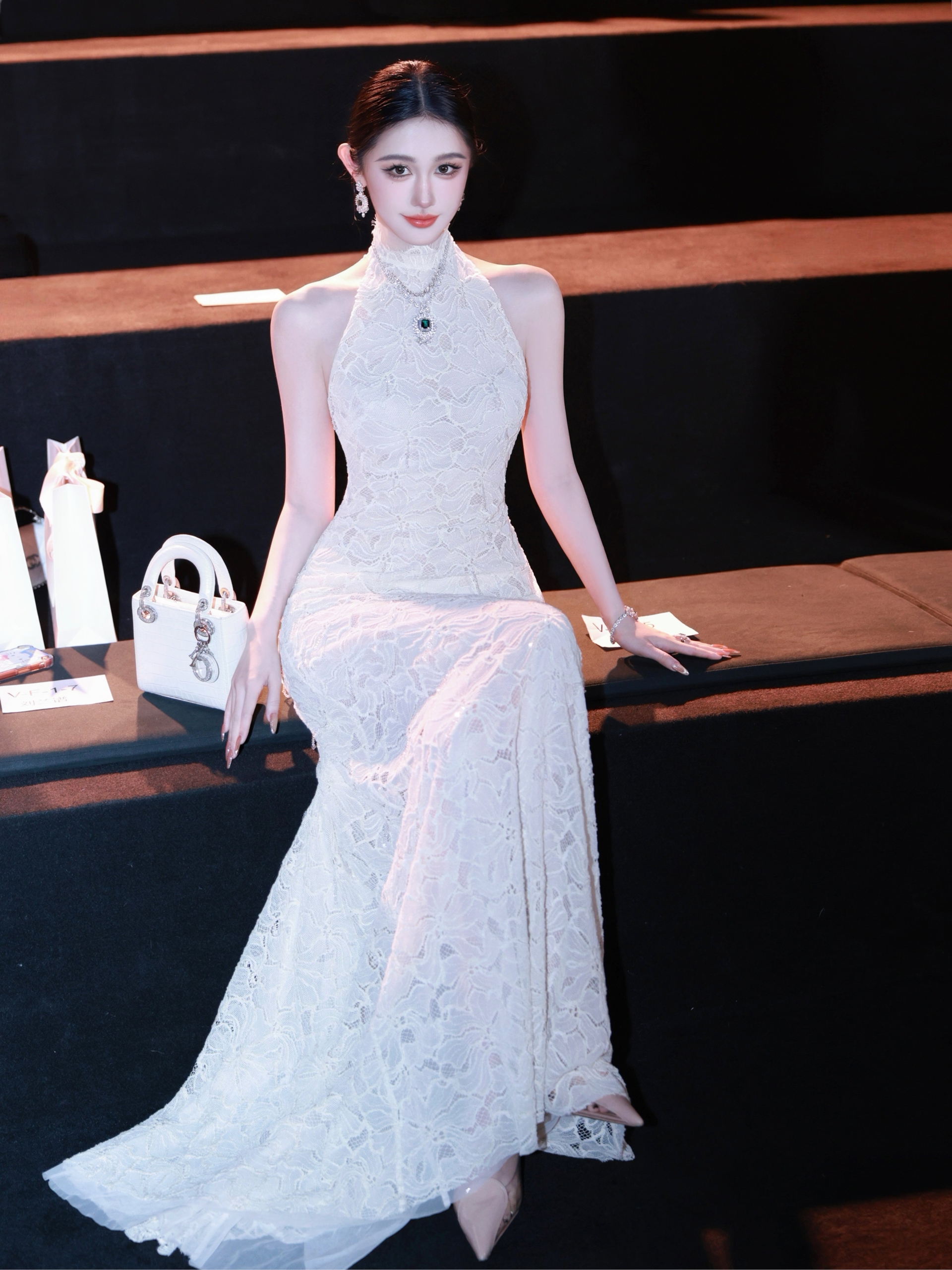 WEAR WHITE ANT gallery 20